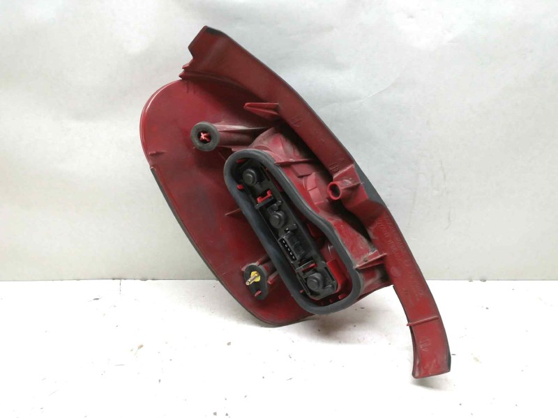 Recambio de piloto trasero derecho para peugeot 306 break boulebard referencia OEM IAM   TOCADO