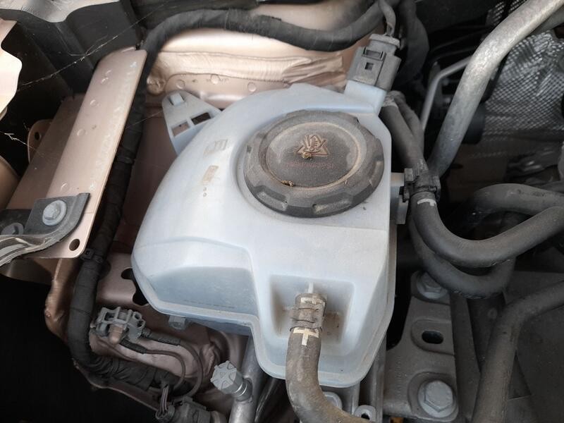 Recambio de deposito expansion para seat arona (kj7, kjp) 1.0 tsi referencia OEM IAM 2Q0121407D  