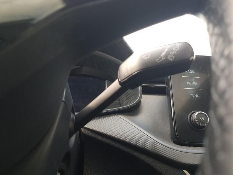 Recambio de mando luces y limpia para skoda kamiq (nw4) 1.0 tsi referencia OEM IAM 2Q0953513AC  