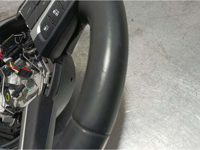 Recambio de volante para jeep compass ii limited 4x2 referencia OEM IAM 2544838B4K  