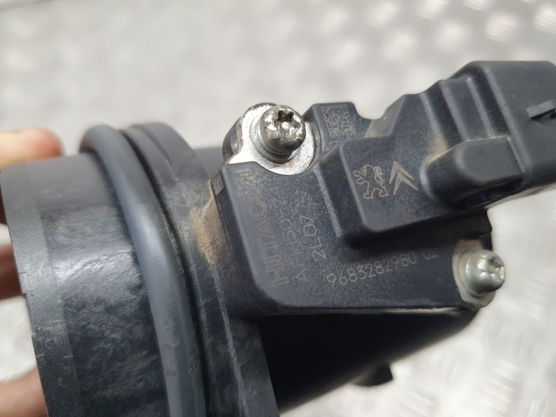 Recambio de caudalimetro para peugeot 208 access referencia OEM IAM 9683282980 AFH5024 HITACHI