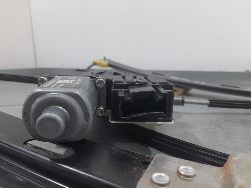 Recambio de elevalunas delantero izquierdo para seat arona (kj7, kjp) 1.0 tsi referencia OEM IAM 6F9837461 ELECTRICO SE21606S