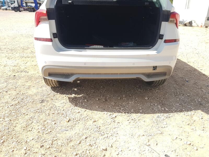 Recambio de paragolpes trasero para skoda kamiq (nw4) 1.0 tsi referencia OEM IAM 658807421A  