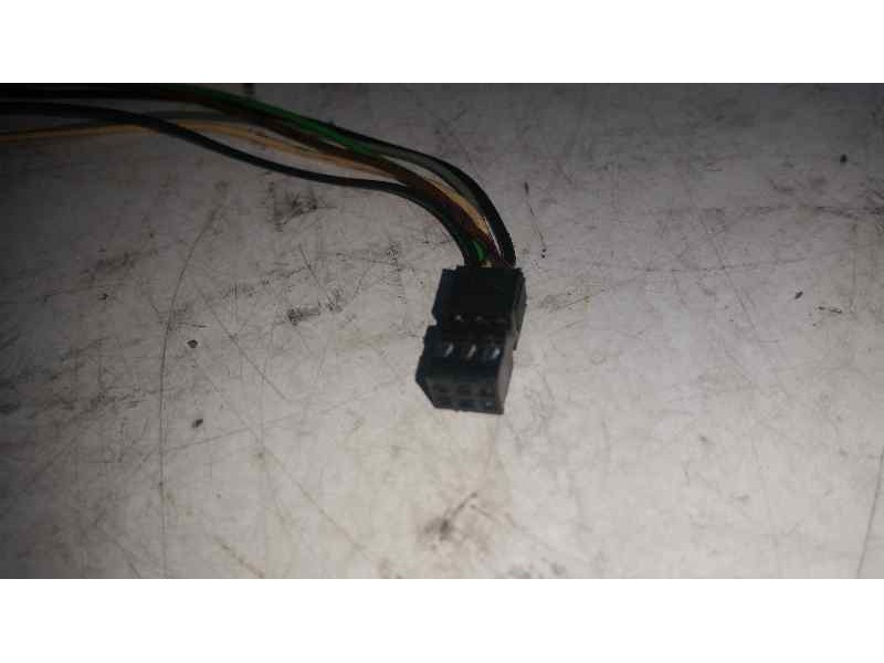 Recambio de retrovisor derecho para peugeot 307 (s1) xs referencia OEM IAM  TOCADO, 6 CABLES ELECTRICO