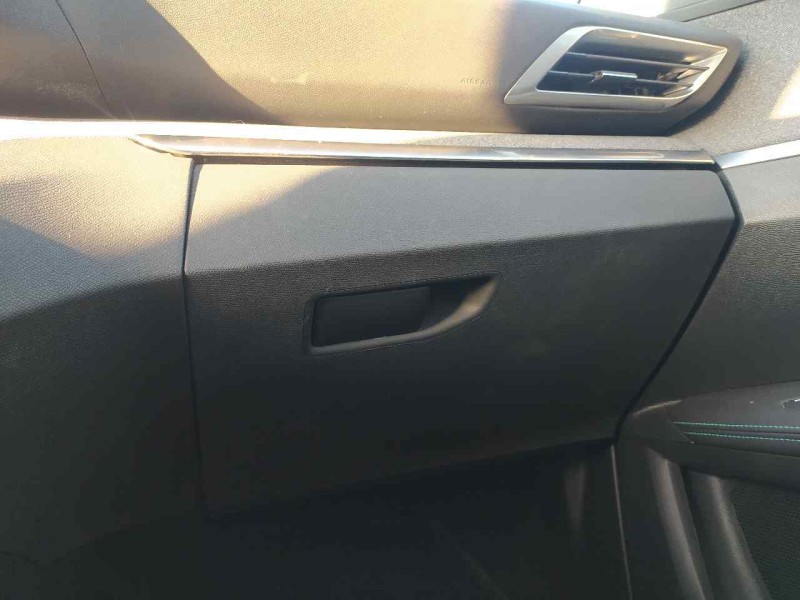 Recambio de guantera para peugeot 3008 allure pack referencia OEM IAM 16180684ZD  