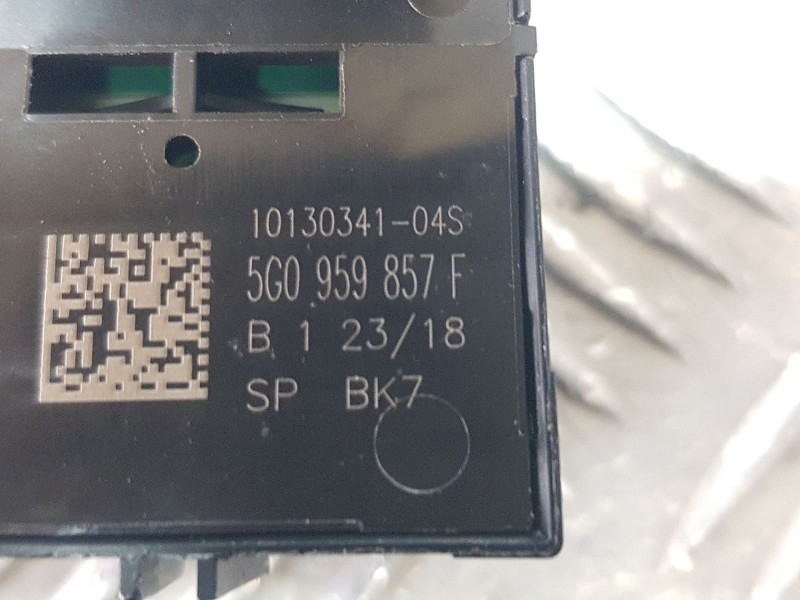 Recambio de mando elevalunas delantero izquierdo para seat arona (kj7, kjp) 1.0 tsi referencia OEM IAM 5G0959857F  