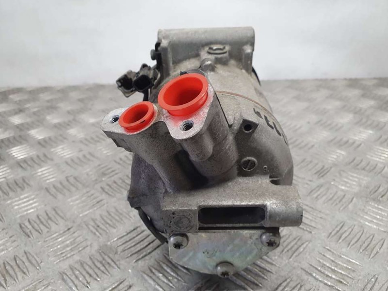 Recambio de compresor aire acondicionado para renault clio iv limited referencia OEM IAM 926000734R T72634BB VALEO