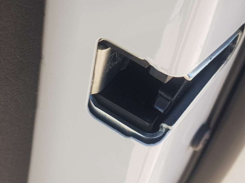 Recambio de cerradura puerta delantera derecha para bmw serie 3 lim. (f30) 320d advantage referencia OEM IAM 51217229458  