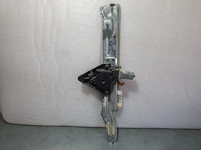 Recambio de elevalunas trasero derecho para dacia sandero stepway referencia OEM IAM 124364E  2 PINES