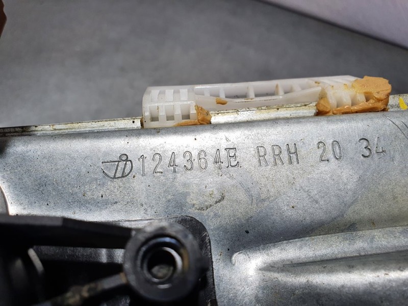 Recambio de elevalunas trasero derecho para dacia sandero stepway referencia OEM IAM 124364E  2 PINES