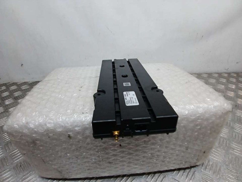 Recambio de cargador inductivo para audi a3 sportback (8va) ambiente referencia OEM IAM 8V0035502 162001111306 CARGADOR INALAMBR