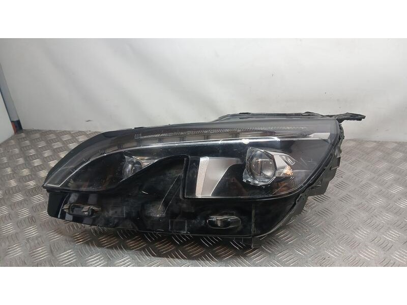 Recambio de faro izquierdo para peugeot 3008 gt line referencia OEM IAM 9826572780 PATAS REPARADAS Y UNA TOCADA Y ROZADO VALEO 8