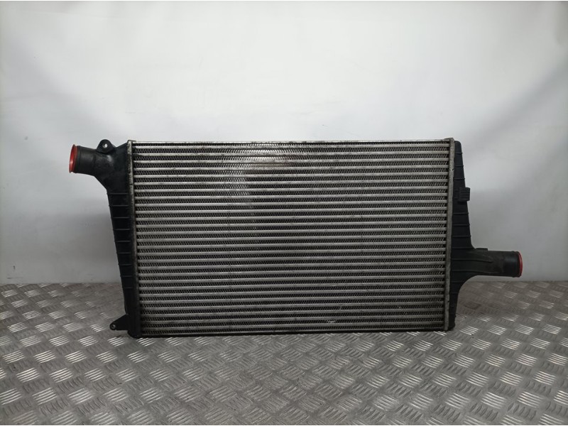 Recambio de intercooler para audi a6 berlina (4b2) 2.5 tdi quattro referencia OEM IAM 4B0145805A  