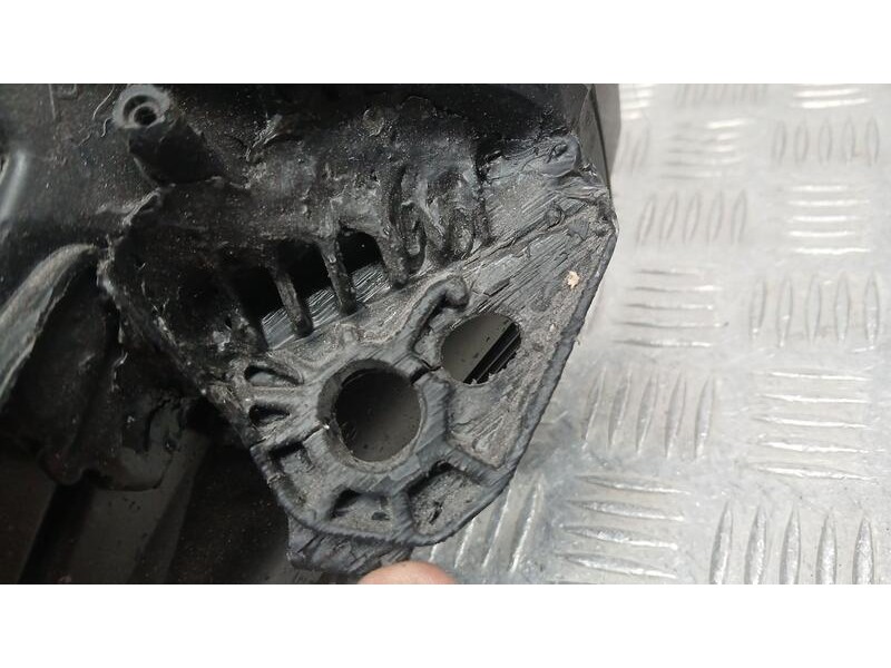 Recambio de faro izquierdo para peugeot 3008 gt line referencia OEM IAM 9826572780 PATAS REPARADAS Y UNA TOCADA Y ROZADO VALEO 8