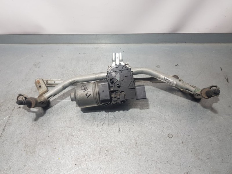 Recambio de motor limpia delantero para peugeot 208 access referencia OEM IAM 9815497780 3397021910 BOSCH