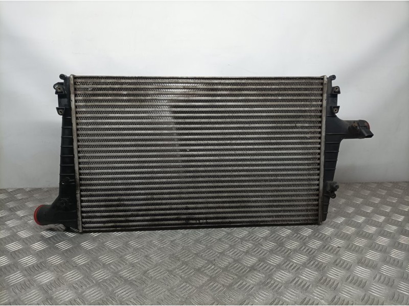 Recambio de intercooler para audi a6 berlina (4b2) 2.5 tdi quattro referencia OEM IAM 4B0145805A  