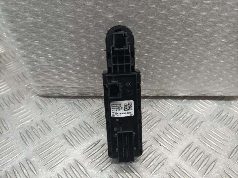 Recambio de mando elevalunas delantero izquierdo para citroën c3 aircross bluehdi 110 s&s eat6 shine referencia OEM IAM 96788264