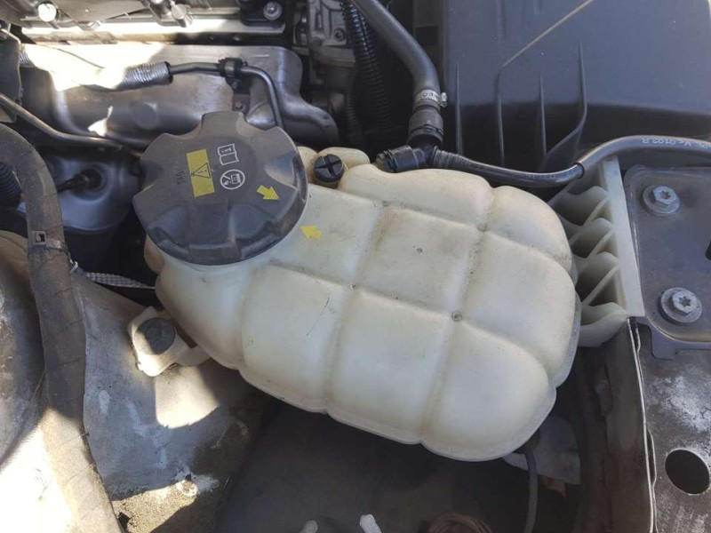 Recambio de deposito expansion para bmw serie 3 lim. (f30) 320d advantage referencia OEM IAM 17137642160  