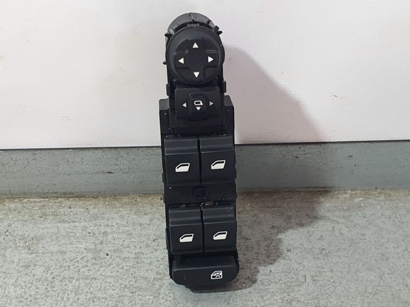 Recambio de mando elevalunas delantero izquierdo para peugeot 3008 gt line referencia OEM IAM 98248411ZD 1033657101 