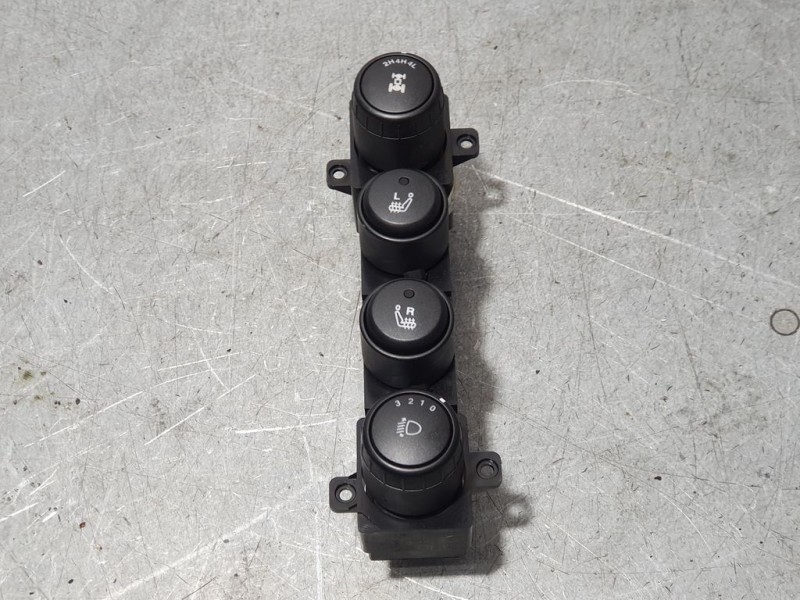 Recambio de modulo electronico para ssangyong actyon 200 xdi 4wd limited referencia OEM IAM 8530131530HCH  MANDOS TRACCION ASIEN