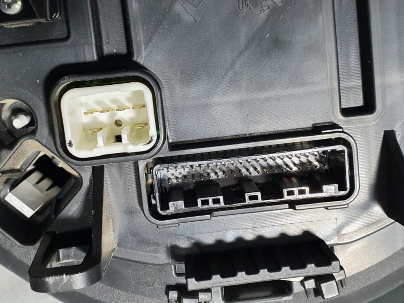 Recambio de cuadro instrumentos para peugeot 108 active referencia OEM IAM   SIN REFERENCIA