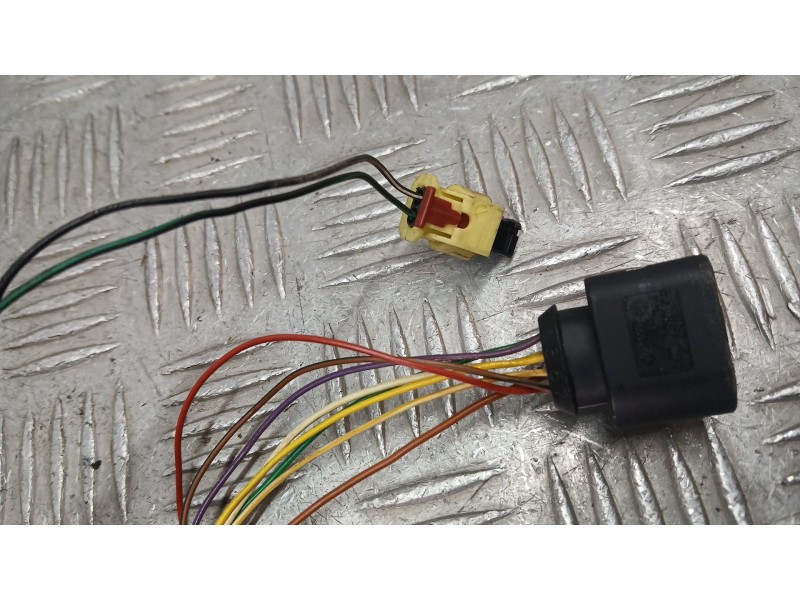 Recambio de retrovisor derecho para seat arona (kj7, kjp) 1.0 tsi referencia OEM IAM 6F1857508AC ELECTRICO ABATIBLE 8 Y 2 CABLES