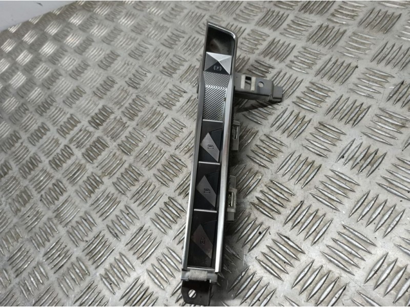 Recambio de mando multifuncion para ds 7 crossback performance line referencia OEM IAM 98177780DX  