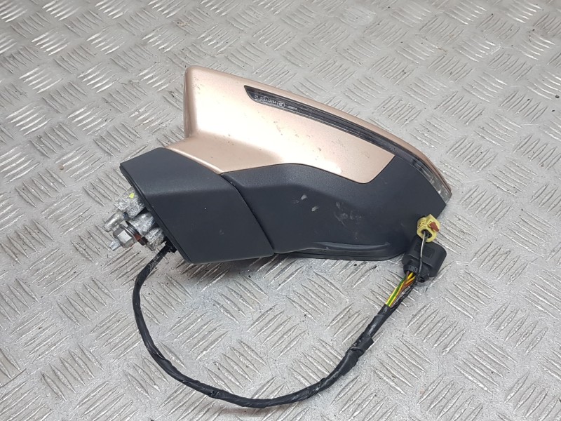 Recambio de retrovisor izquierdo para seat arona (kj7, kjp) 1.0 tsi referencia OEM IAM 212836607 ELECTRICO ABATIBLE 2 CLAVIJAS D