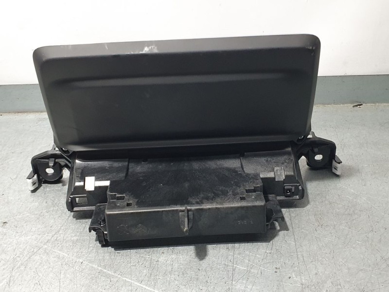 Recambio de sistema navegacion gps para peugeot 3008 gt line referencia OEM IAM 982841838000 503018800213 