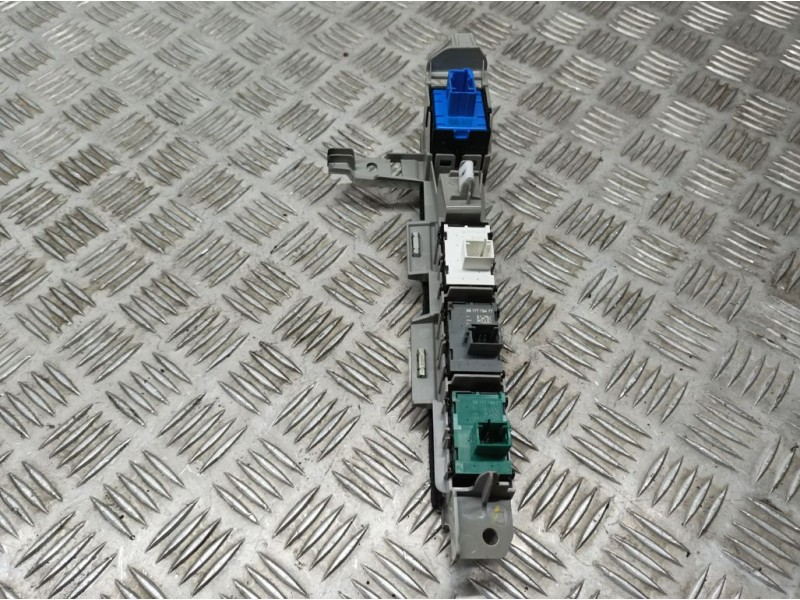 Recambio de mando multifuncion para ds 7 crossback performance line referencia OEM IAM 98177780DX  