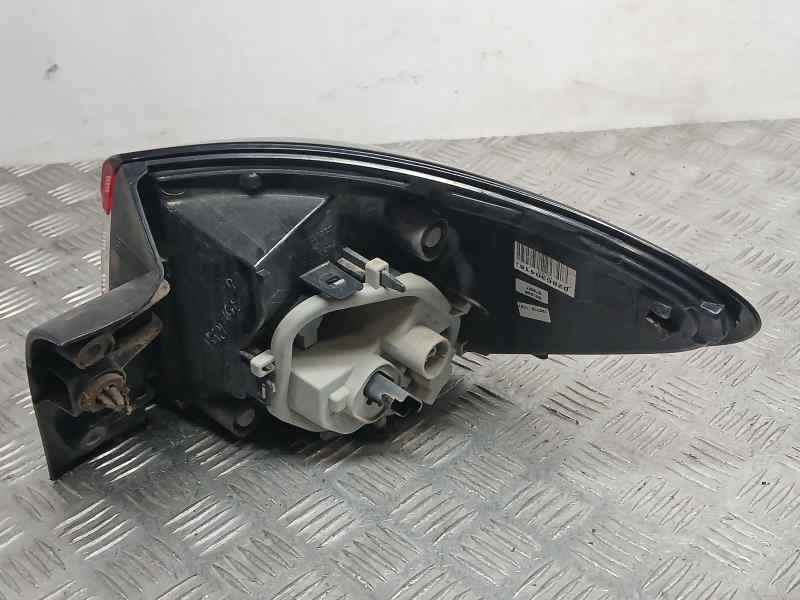 Recambio de piloto trasero izquierdo para renault captur life referencia OEM IAM 265557367R  EXTERIOR