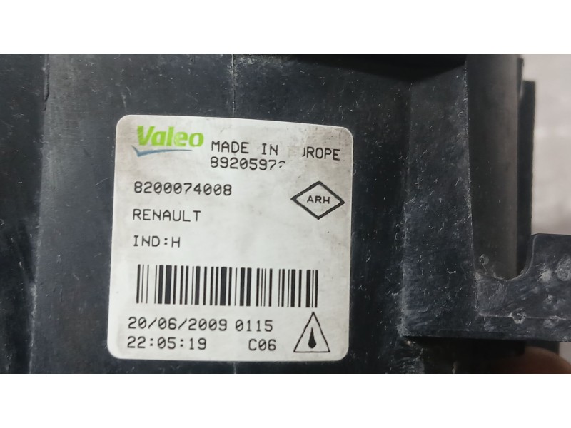 Recambio de faro antiniebla derecho para renault grand scénic iii (jz0/1_) 1.5 dci referencia OEM IAM 8200074008 VALEO 8920598