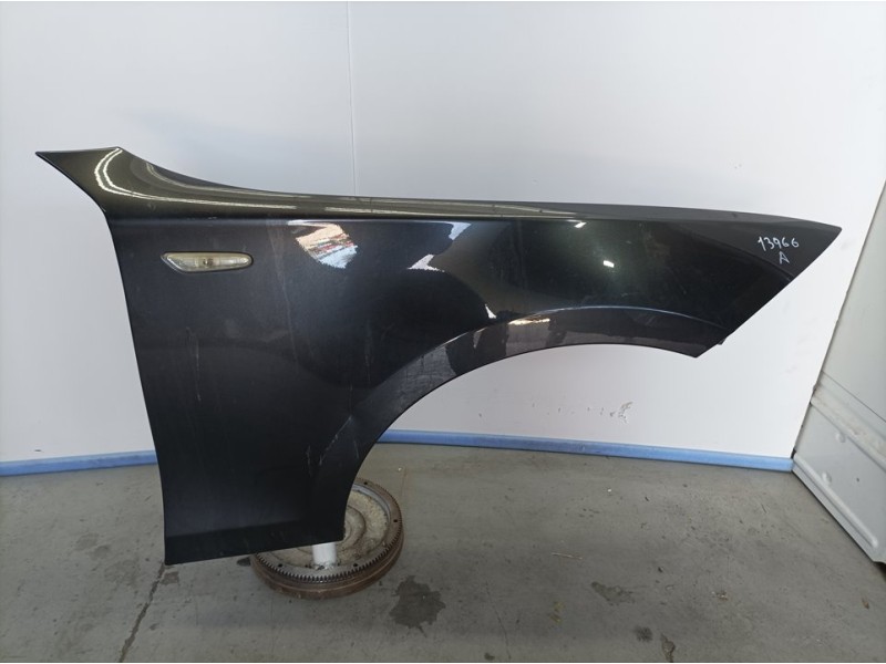 Recambio de aleta delantera derecha para bmw serie 1 berlina (e81/e87) 116i referencia OEM IAM 41357133228  ROZADA