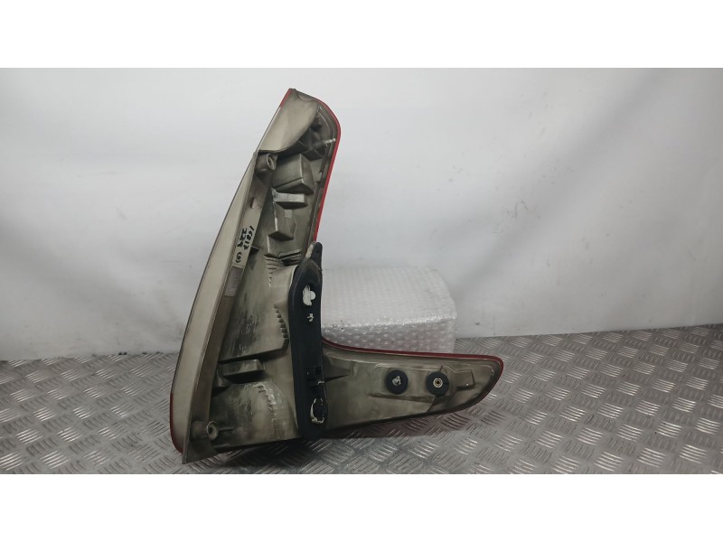 Recambio de piloto trasero izquierdo para renault grand scénic iii (jz0/1_) 1.5 dci referencia OEM IAM 265550014R ROZADO 