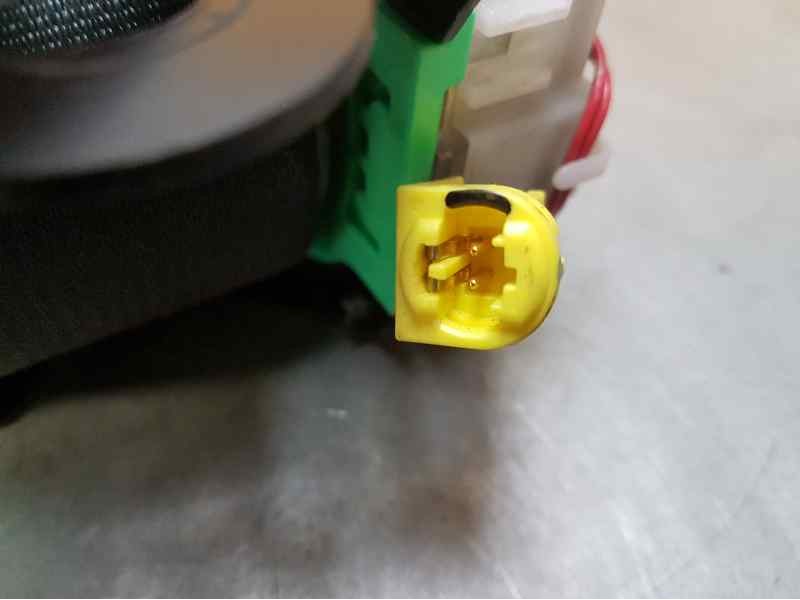 Recambio de pretensor airbag izquierdo para toyota auris luna referencia OEM IAM 7322002120  