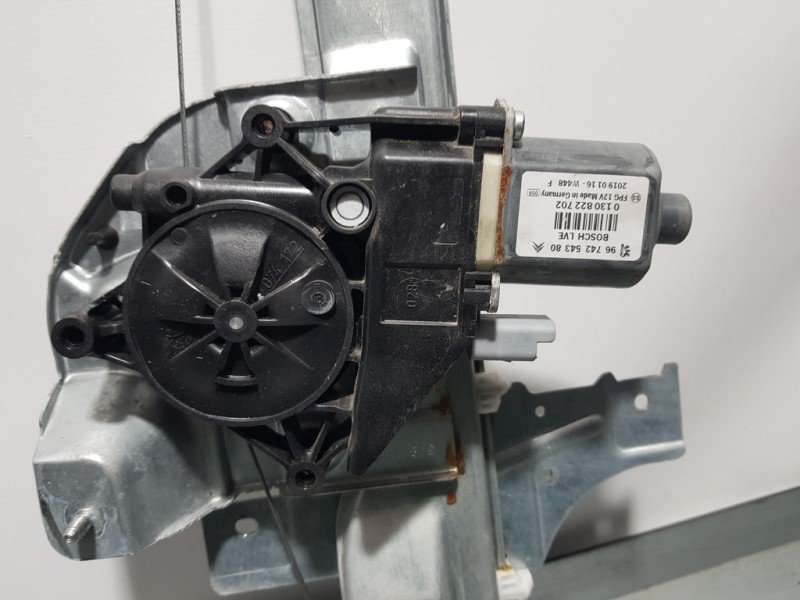 Recambio de elevalunas delantero derecho para peugeot 208 style referencia OEM IAM 9674254380 0130822702 BOSCH ELÉCTRICO 6 PINS