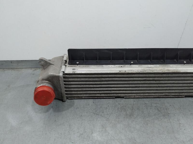 Recambio de intercooler para hyundai kona klass referencia OEM IAM 2827004560  