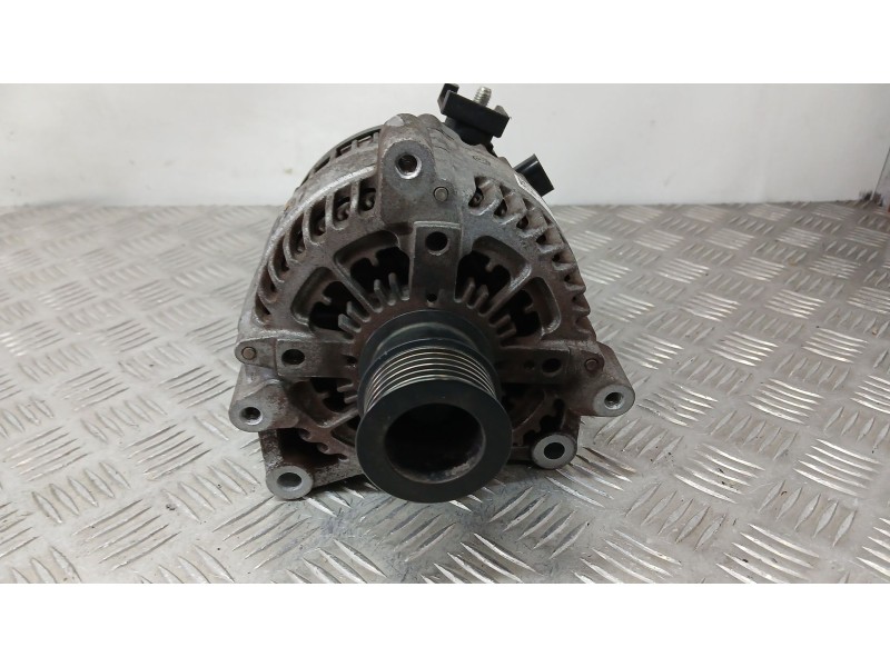 Recambio de alternador para bmw 1 (f20) 116 d referencia OEM IAM 8626086 DENSO 1042106730