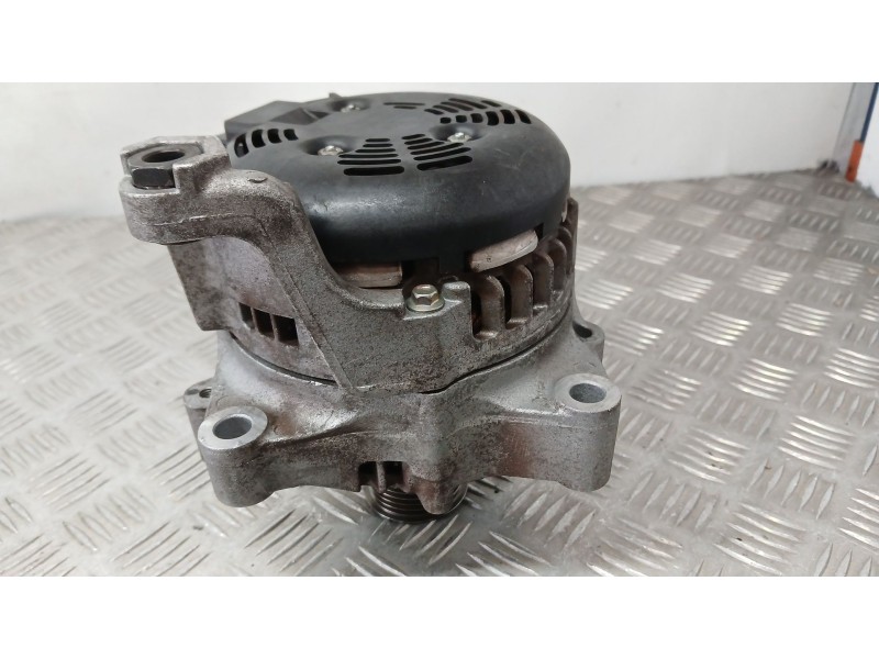 Recambio de alternador para bmw 1 (f20) 116 d referencia OEM IAM 8626086 DENSO 1042106730