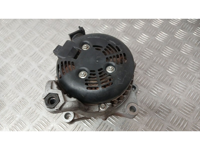 Recambio de alternador para bmw 1 (f20) 116 d referencia OEM IAM 8626086 DENSO 1042106730