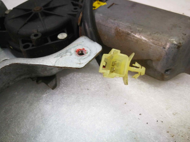 Recambio de elevalunas trasero izquierdo para mg 200 referencia OEM IAM   DOS PINS