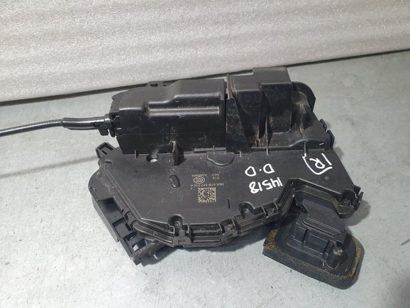 Recambio de cerradura puerta delantera derecha para skoda fabia combi active referencia OEM IAM B6A5TB837016A 45340180 7 PINES