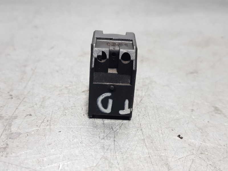 Recambio de mando elevalunas trasero derecho para skoda octavia berlina (1u2) elegance referencia OEM IAM 3B0959855  