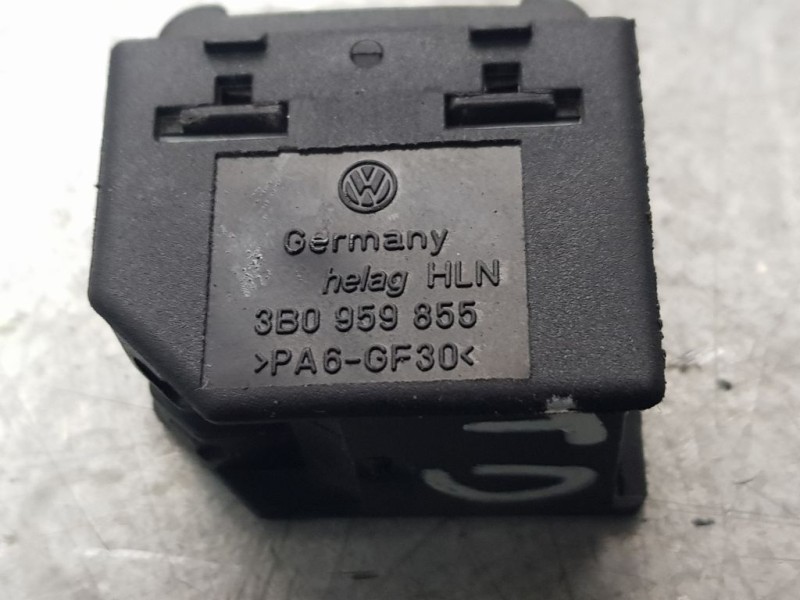 Recambio de mando elevalunas trasero derecho para skoda octavia berlina (1u2) elegance referencia OEM IAM 3B0959855  