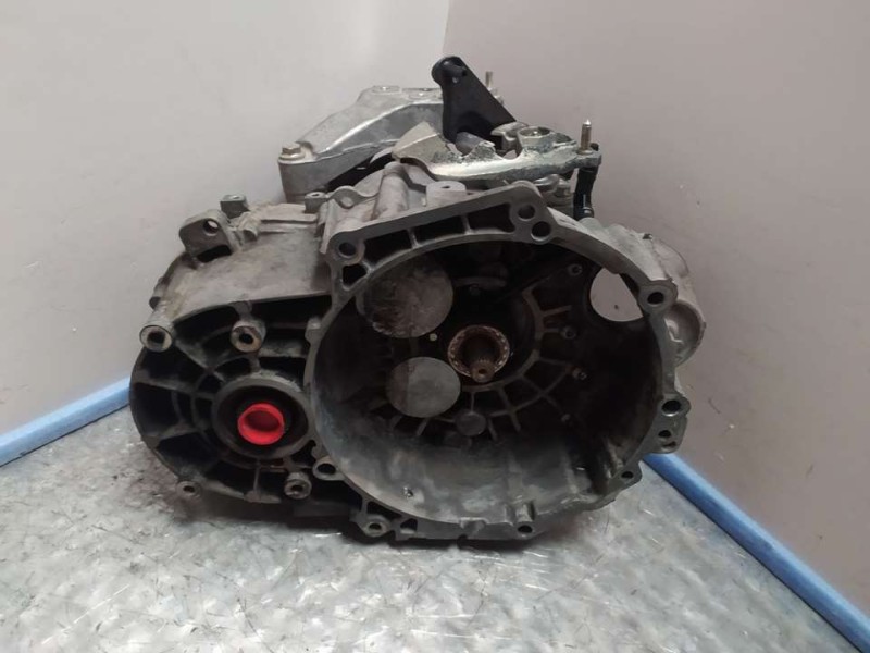 Recambio de caja cambios para volkswagen caddy ka/kb (2k) kombi referencia OEM IAM KXV 20119 6VELOCIDADES