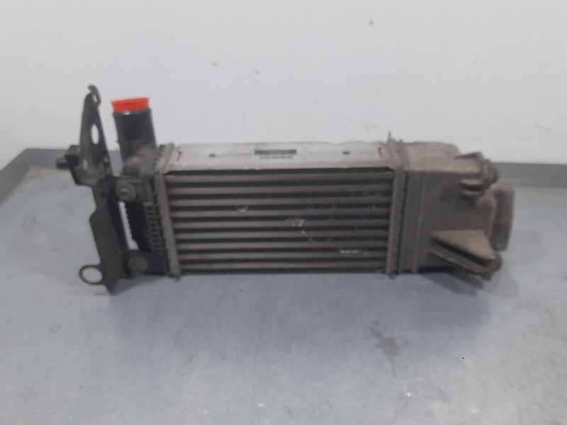 Recambio de intercooler para toyota auris (_e18_) 1.4 d-4d (nde180_) referencia OEM IAM JD1271005350 8E8451003695 DENSO