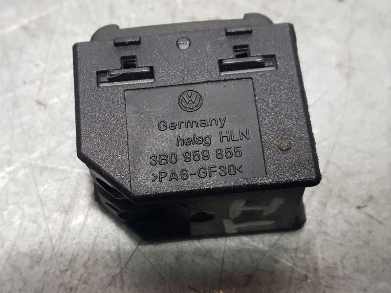 Recambio de mando elevalunas trasero izquierdo para skoda octavia berlina (1u2) elegance referencia OEM IAM 3B0959855  