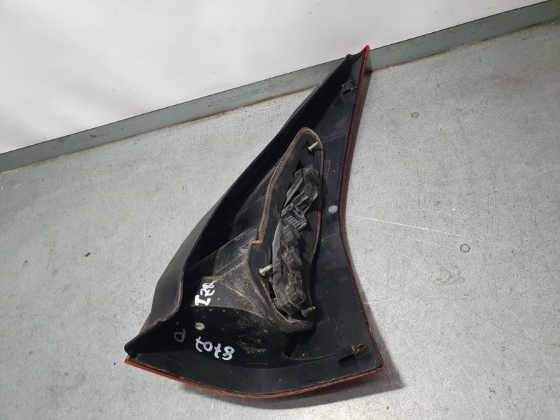 Recambio de piloto trasero izquierdo para renault megane ii familiar 1.9 dci diesel referencia OEM IAM   PATA ROTA