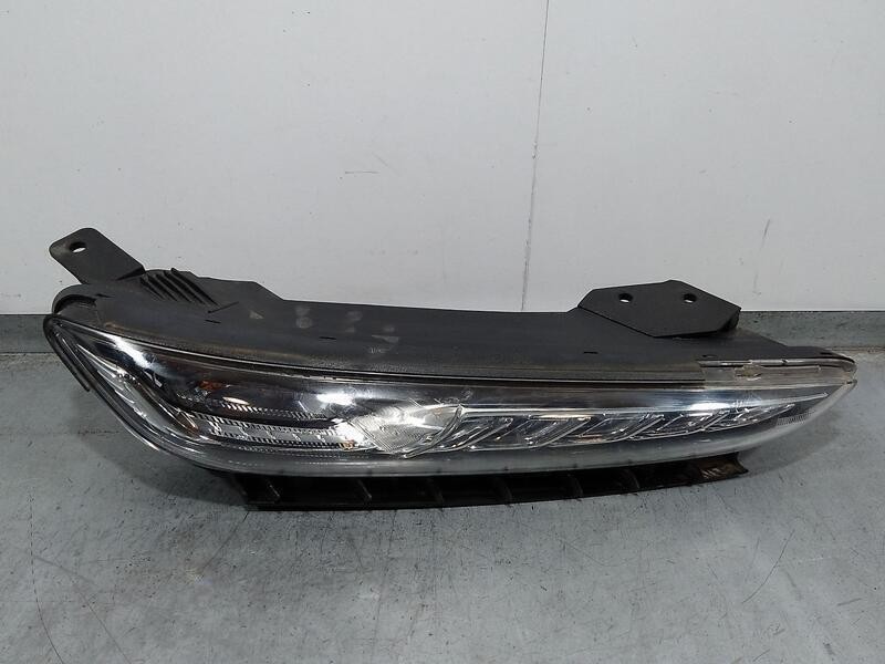 Recambio de piloto delantero derecho para hyundai kona klass referencia OEM IAM 92208J9000 LUZ DIURNA E INTERMITENCIA 