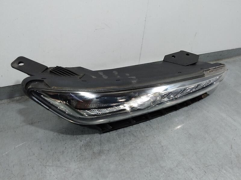 Recambio de piloto delantero derecho para hyundai kona klass referencia OEM IAM 92208J9000 LUZ DIURNA E INTERMITENCIA 